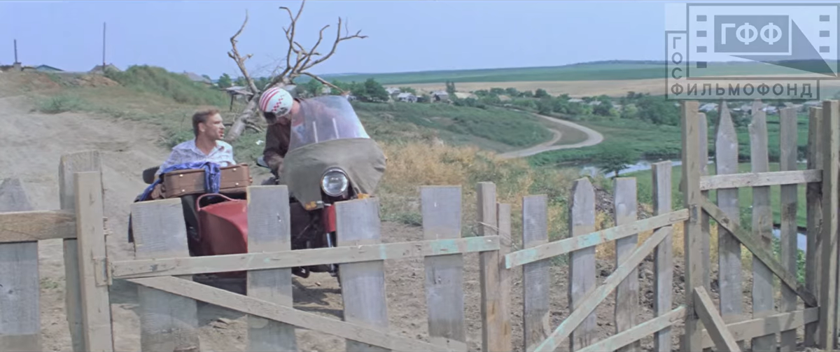 Кадр из кинофильма "Встретимся у фонтана".