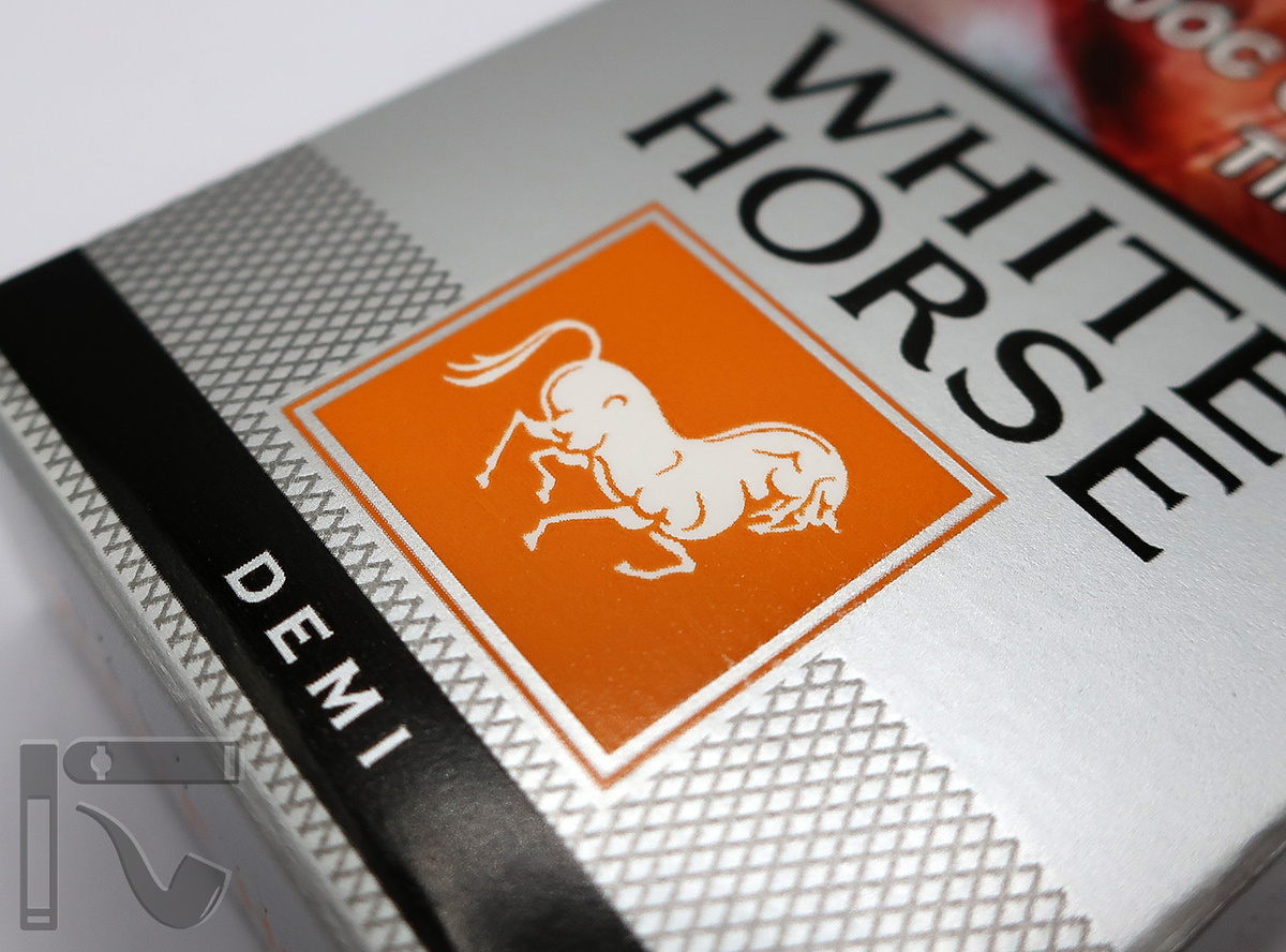 Сигареты White Horse Demi. Фото: © канал "Уголок Курильщика"