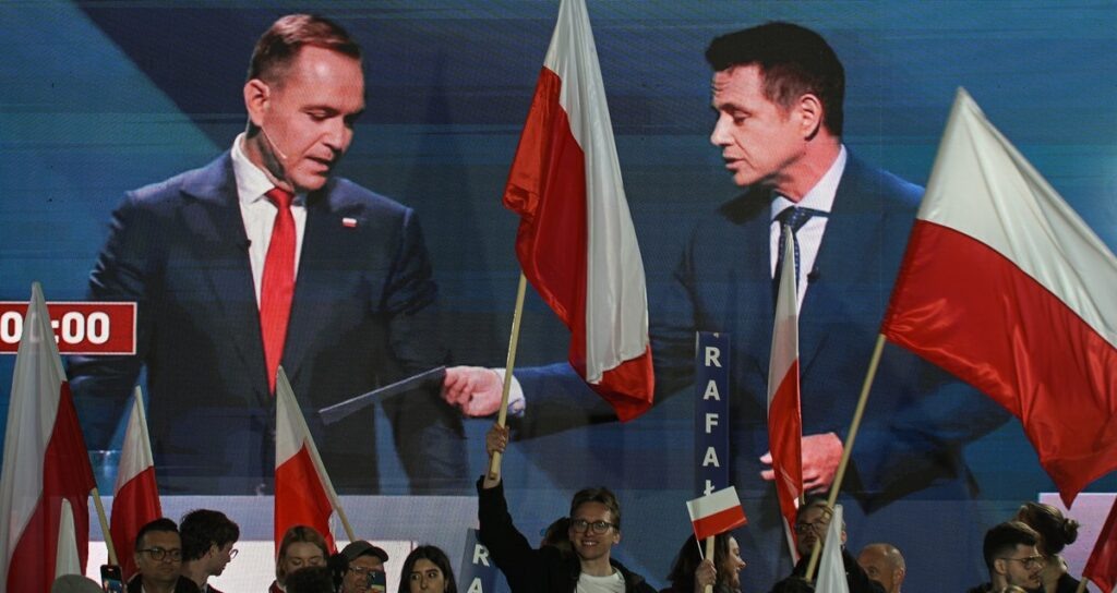 Навроцкий (слева) и Тшасковский на дебатах