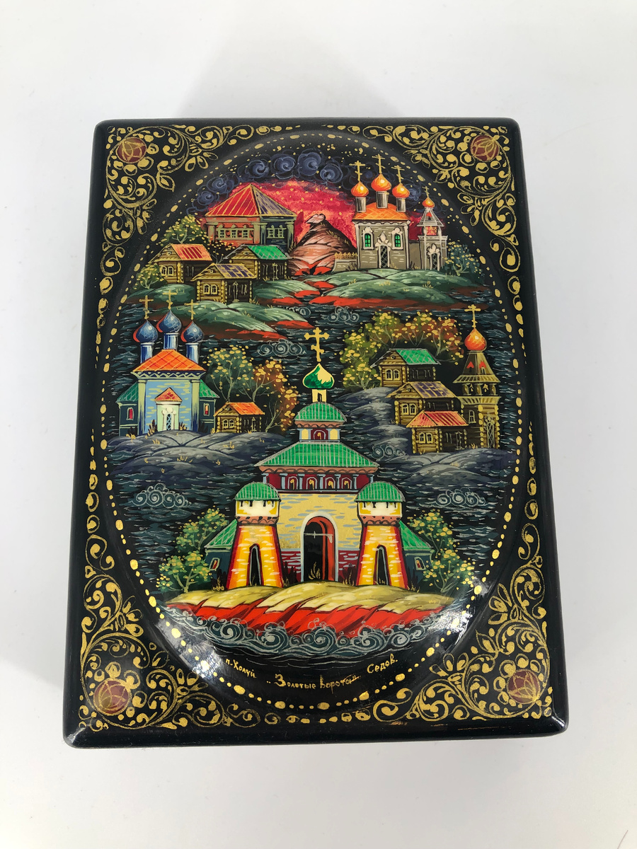 Палехская роспись на шкатулке