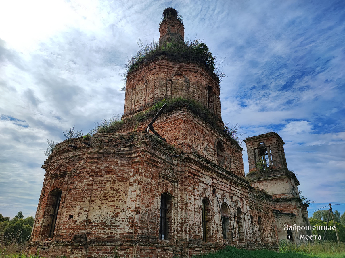 Церковь Петра и Февронии Муромских в Сухоломе. Фото автора 2023 год. 