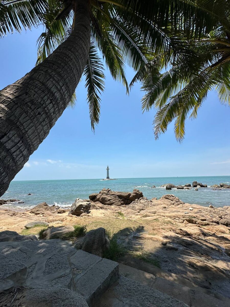 На протяжении всей прогулки было ощущение какой-то сказки. Невероятно красивые виды. Листайте галерею. 