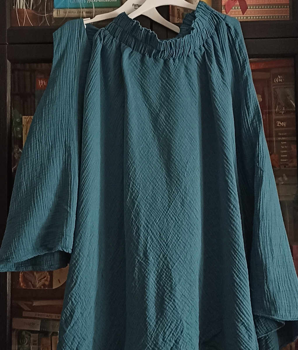 м-да...кажется, его надо попробовать погладить, хотя, знаете, я была уверена, что муслин не гладят)) и да, я вижу косяки) 