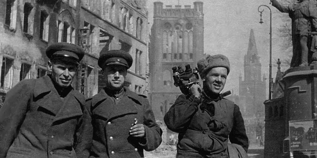 Человек, снявший знамя над рейхстагом: история фронтового оператора Ивана Панова