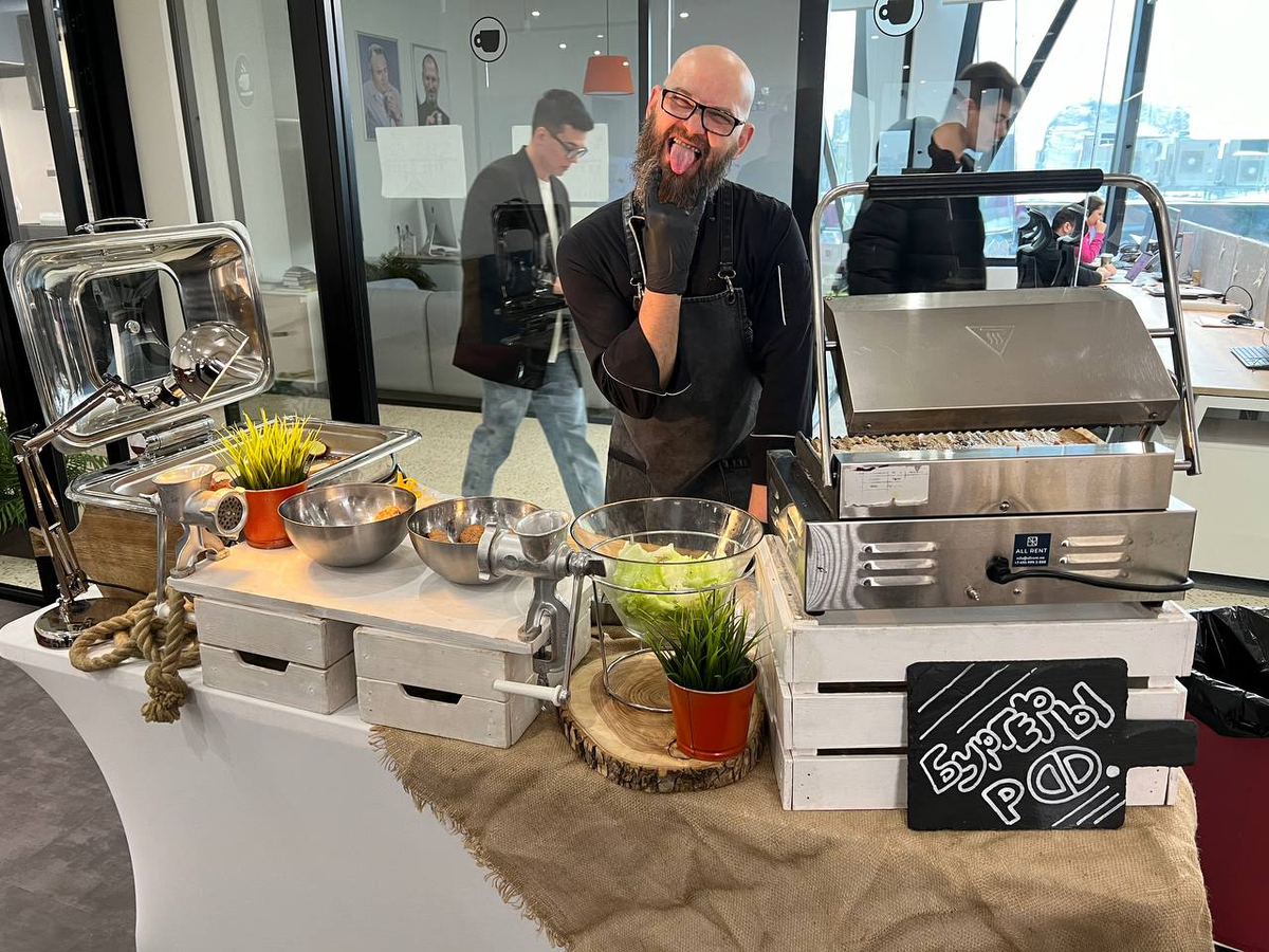 Анимационная станция с бургерами на 23 февраля