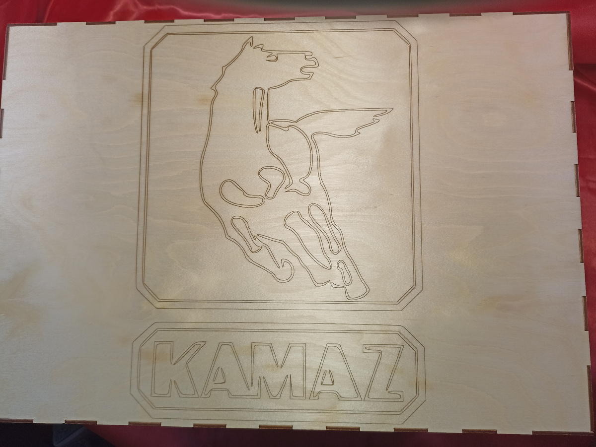 Крышка наливатора камаза с гравировкой