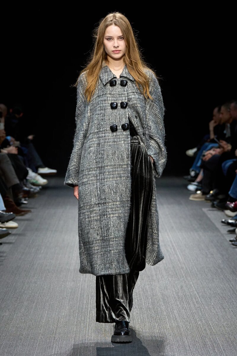 Emporio Armani Fall 2025 Ready-To-Wear