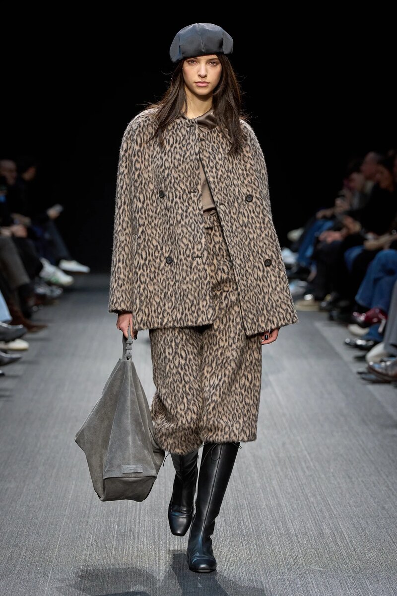 Emporio Armani Fall 2025 Ready-To-Wear