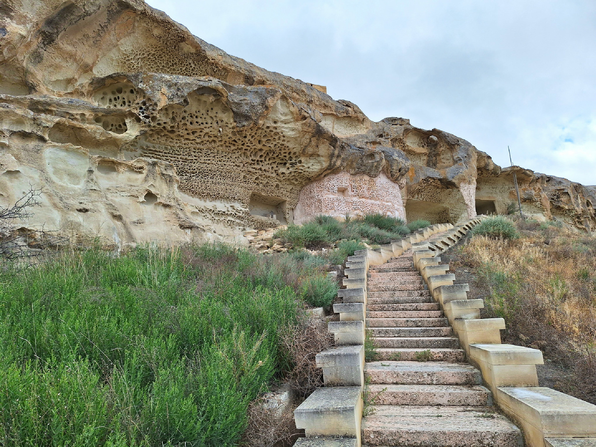 Подземная мечеть Шакпак-Ата