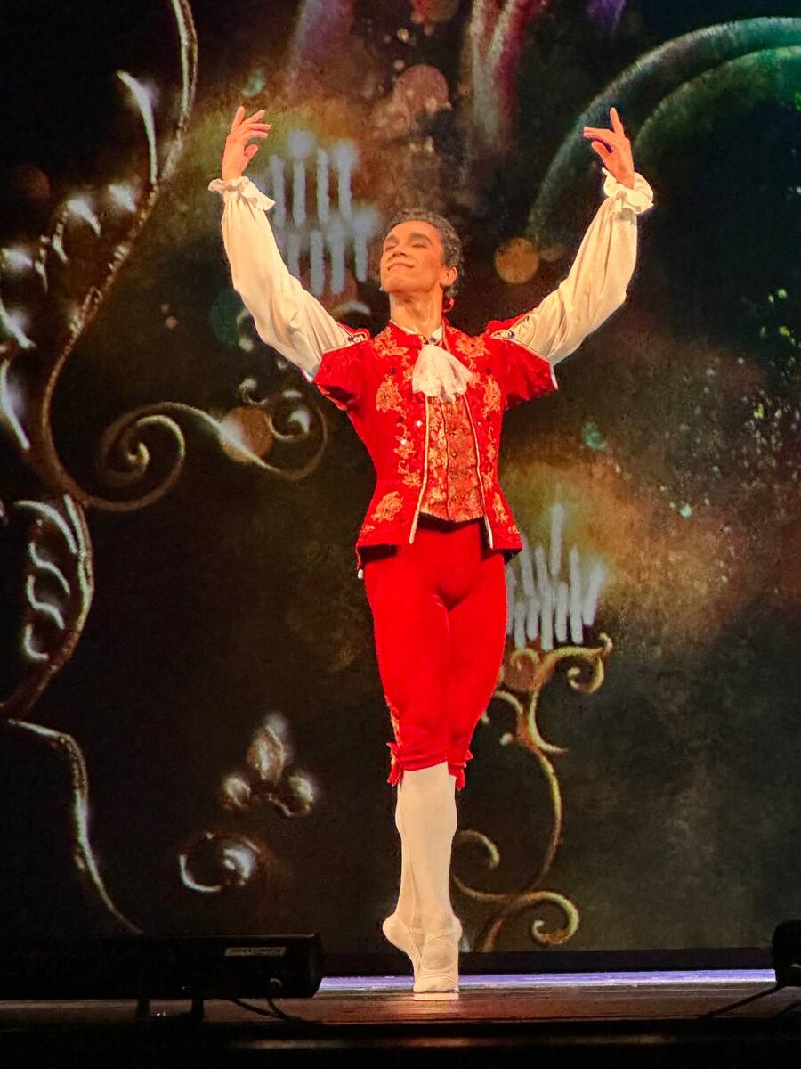 Театр балета им. Леонида Якобсона на сцене МАМТ. "Блестящий дивертисмент". Фото автора.