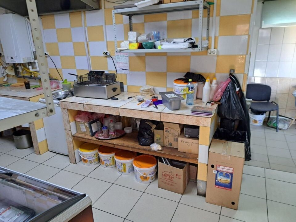    Кафе, где ела отравившаяся девочка. Источник: Следком Ленинградской области / t.me/sledcom47