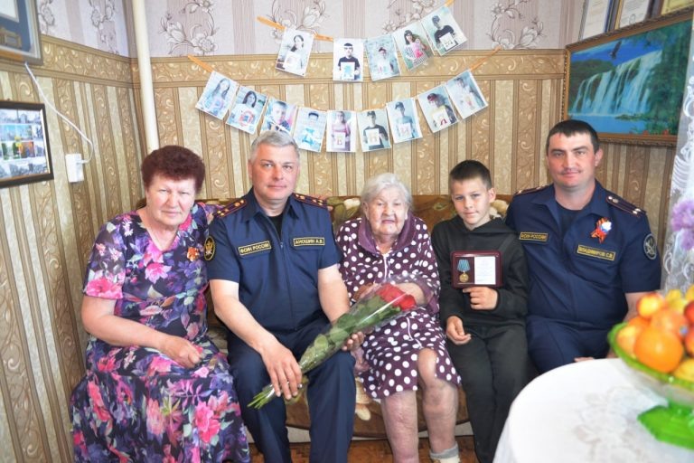    В Оренбурге 100-летнему ветерану вручили медаль Галкина-Враского Антон Пичурин