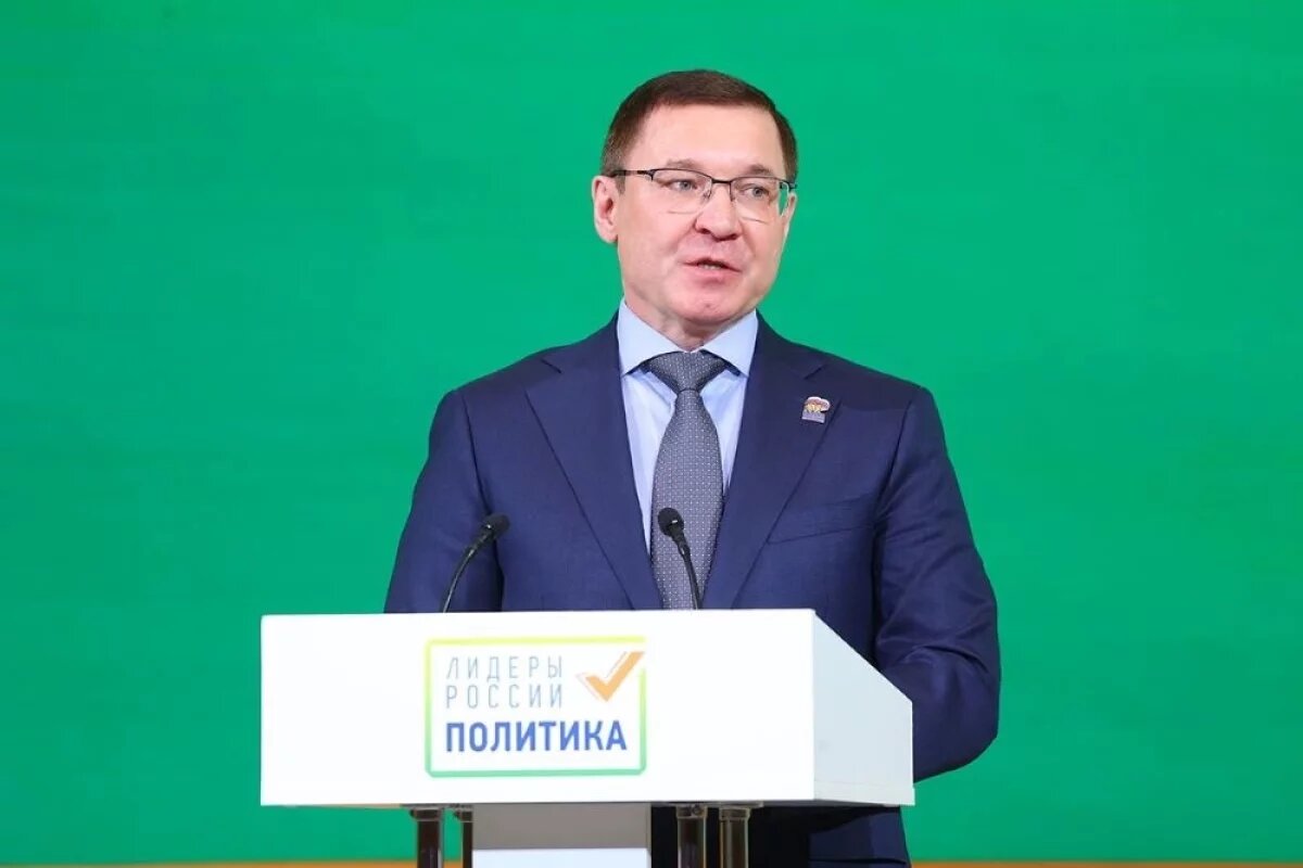    Лидеры России.