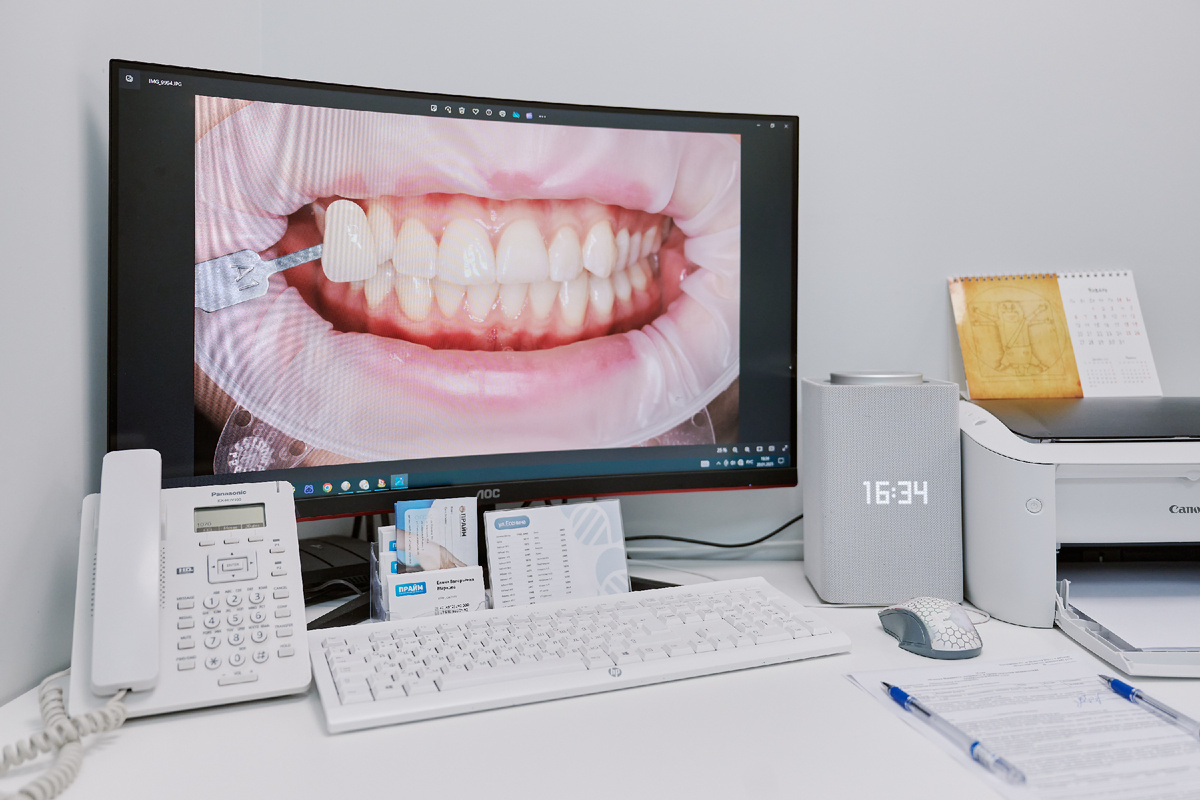 Зубы изменили цвет? Поможет отбеливание!
