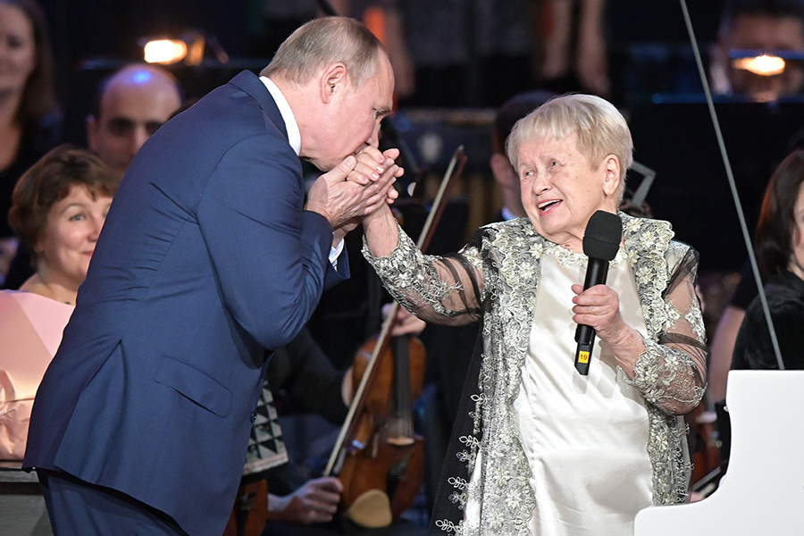 А. Пахмутова. Телеканал "Культура".