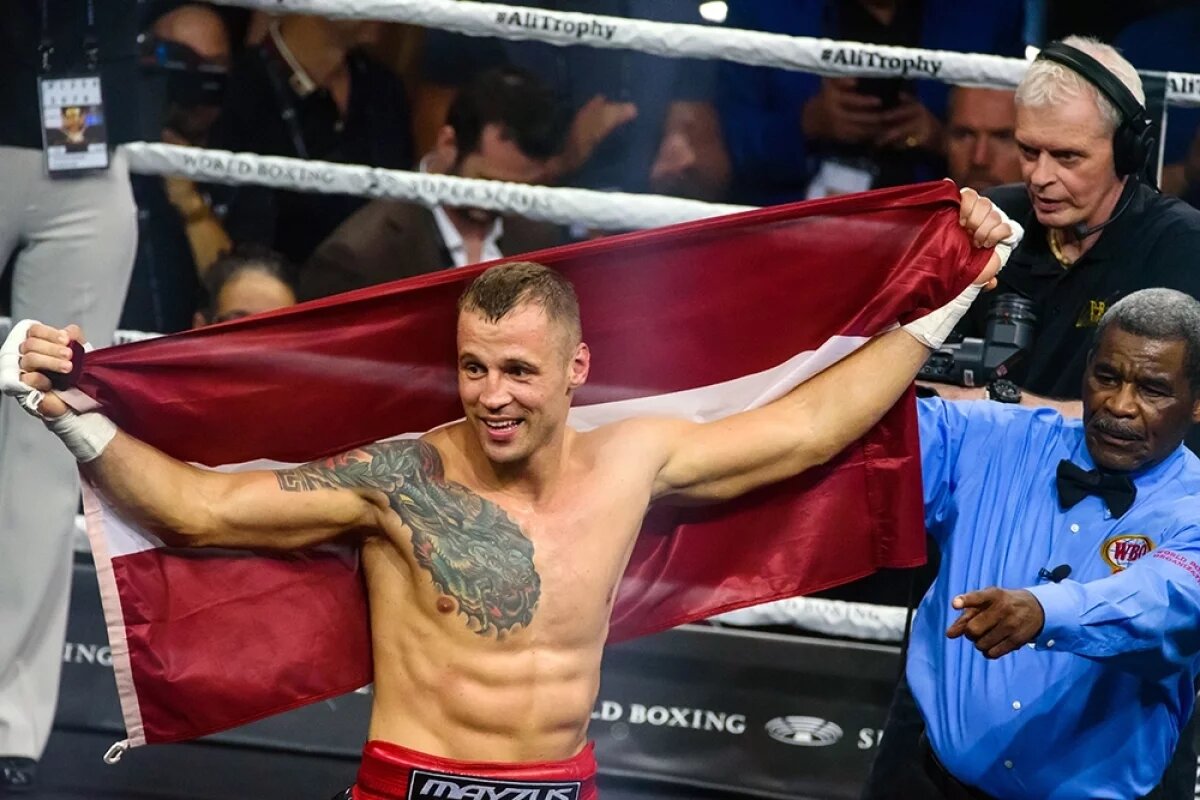    Марис Бриедис — латвийский боксёр-профессионал и кикбоксёр.