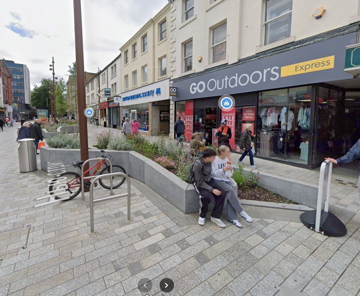 Такую картинку нам выдают гугл карты, именно на этом месте mick iredale проводит некоторые  свои выступления.