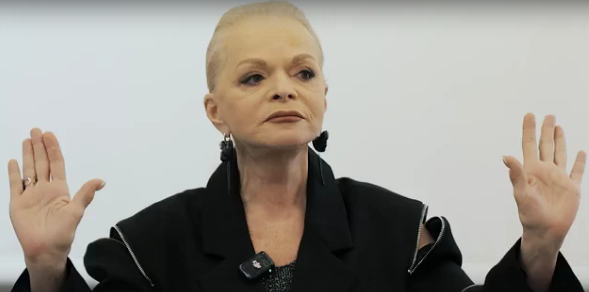 Скриншот видео мастер-класса от Ларисы Долиной