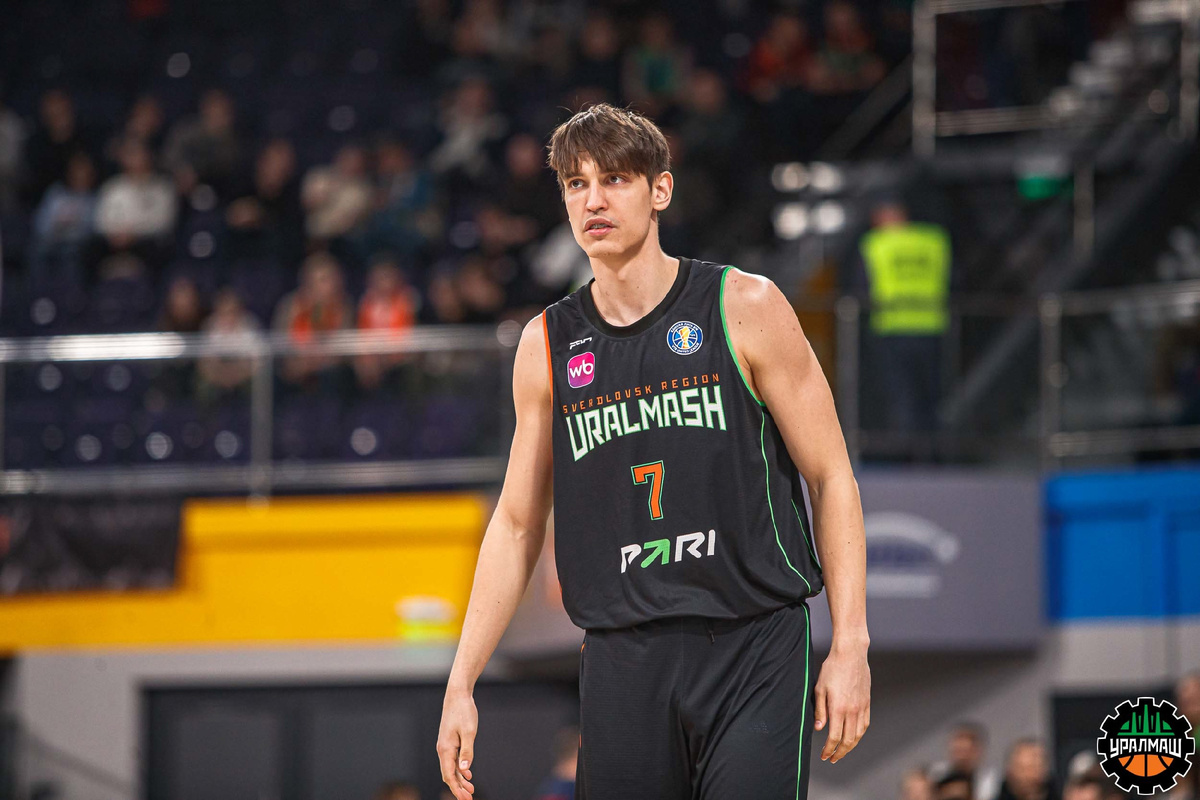 Олег Акрамов в составе «Уралмаша»