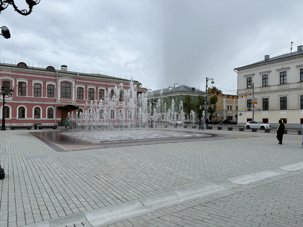 Та же Соборная площадь, но с другого ракурса. Фото моё.