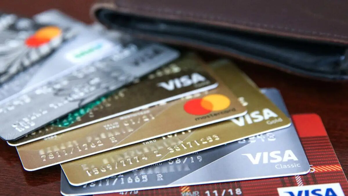    Пластиковые карты.