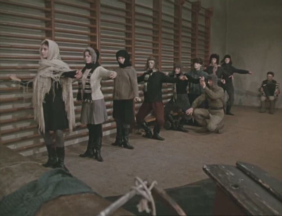 кадр из кинофильма "Они смерти смотрели в лицо"