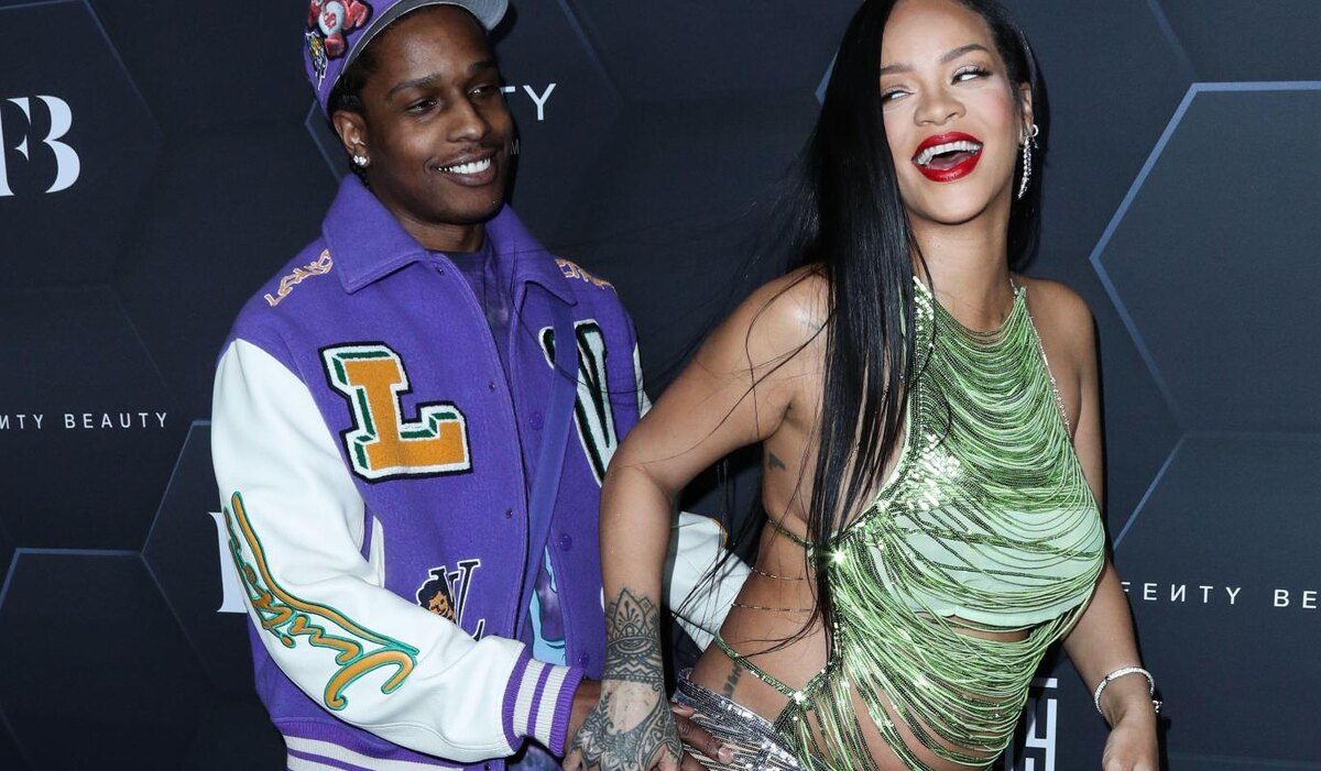     Как Рианна сделала беременность трендом: самые революционные maternity-наряды певицы