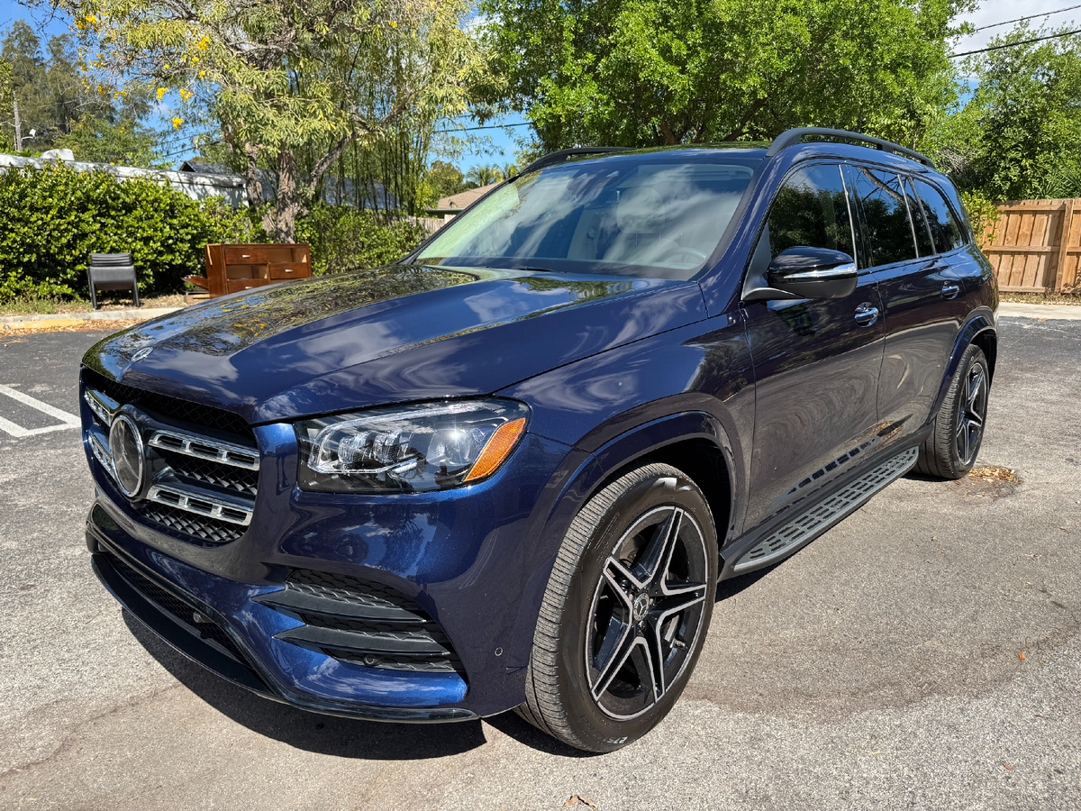 Mercedes-Benz GLS450 4Matic AMG-line. Объём двигателя 3 литра. Такой автомобиль мы готовы привезти под заказ из США.