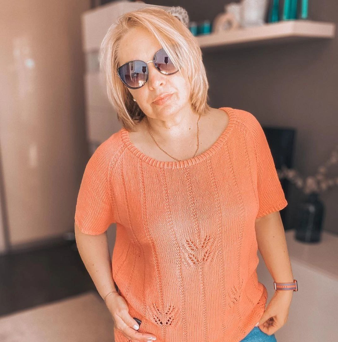 Элегантная футболка спицами