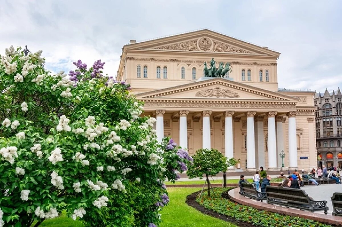    Путин назвал Большой и Мариинский театры символами России