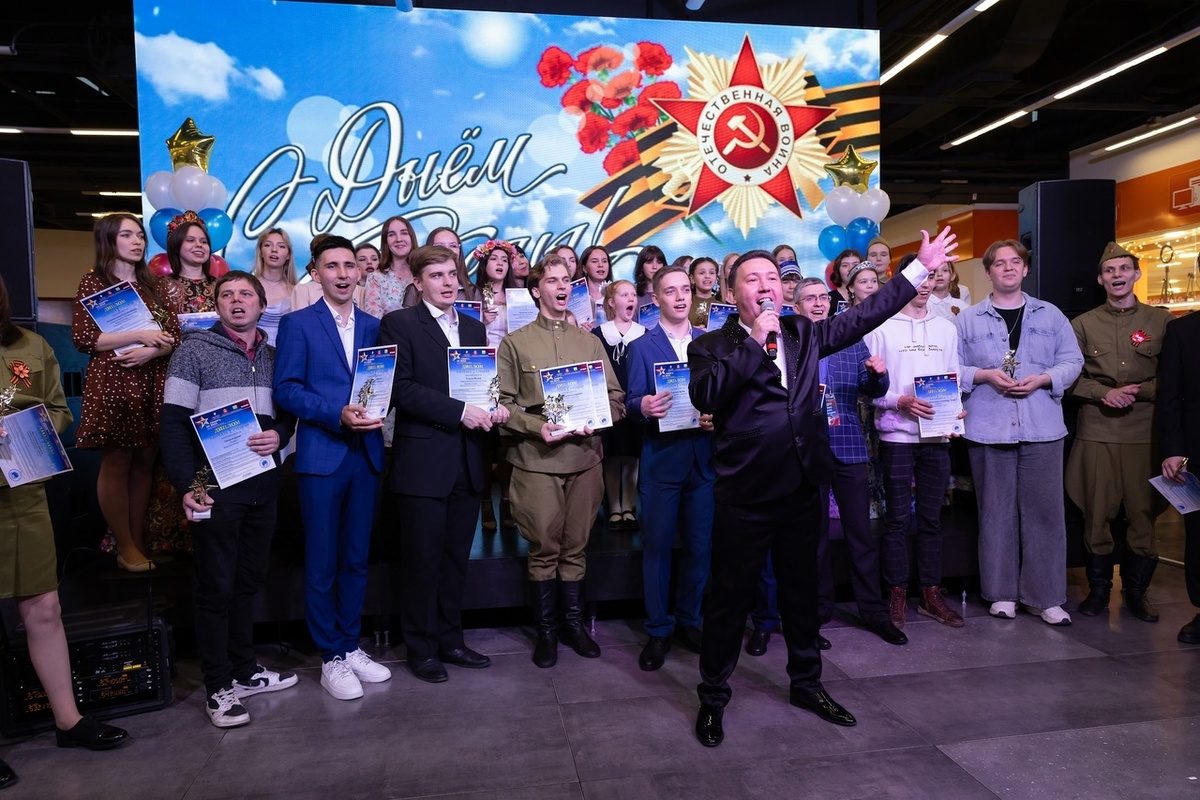 Фото Марии Леонтьевой. "ПАМЯТЬ НА ВЕКА" в ТРК ГОРКИ в Челябинске. Песней "День Победы" ударно завершился фестиваль-конкурс "ПАМЯТЬ НА ВЕКА"