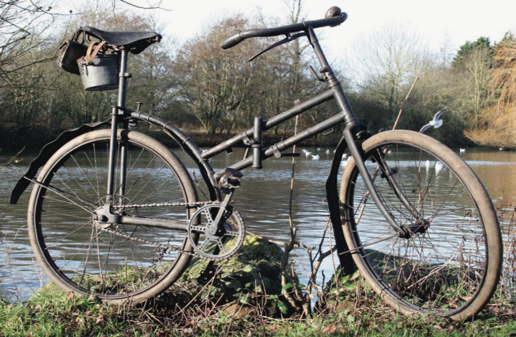Самокат Капитана Жерара. Вот это я понимаю — байкпакинг. А не эти ваши велосумки. Ведро, барсетка и пошёл гонять немчуру!