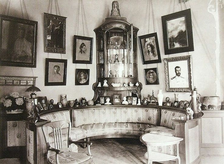 Александовский дворец до революции 1917 года. Фото из интернета