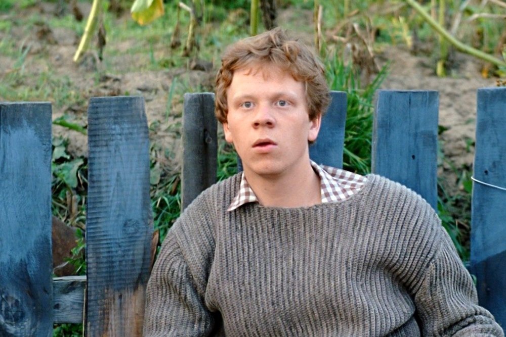 Кадр из фильма "Любовь и голуби"