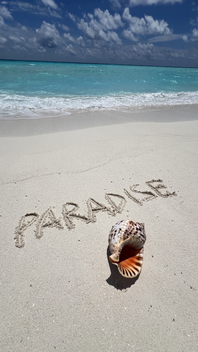 Пляж и лагуна острова Фуладу