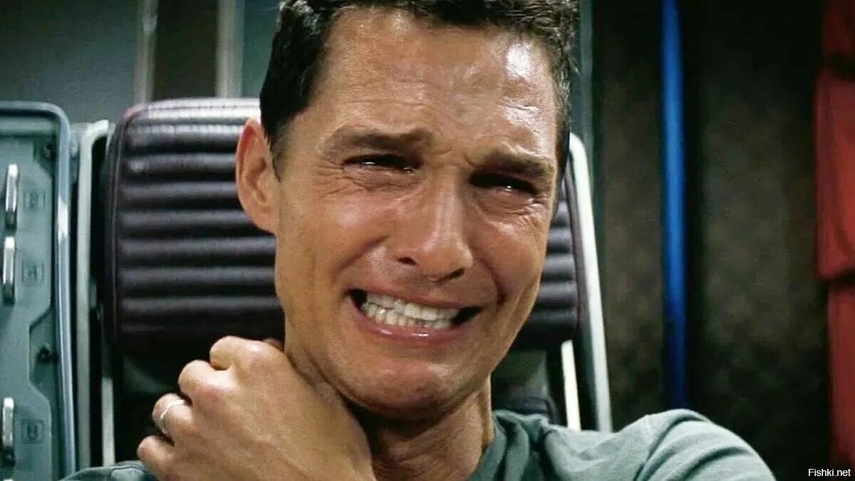 Купер осознаёт, что мимо пролетела жизнь его детей. Кадр из х/ф "Интерстеллар" и мем, символизирующий бесконечную жалость от того, что прошло и что уже не вернуть