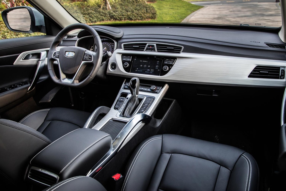 Geely Atlas I (2016–2022) интерьер
