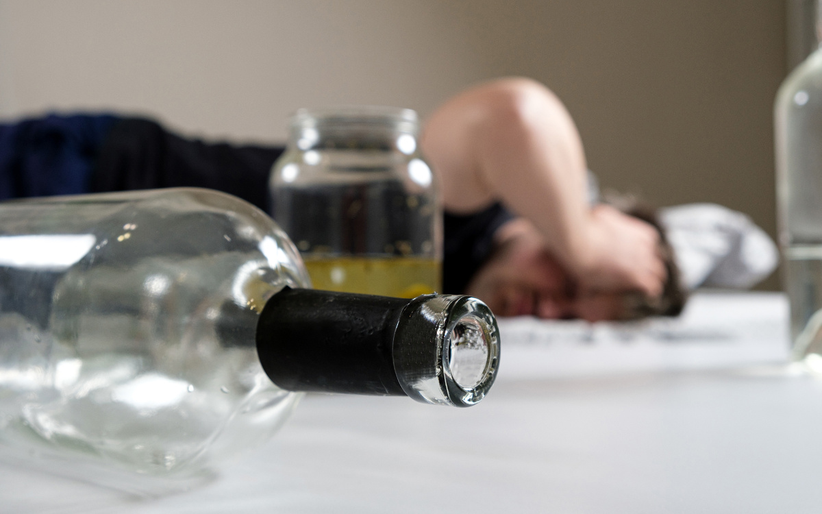 Почему люди пьют? Психология алкогольной зависимости (источник изображения: freepik.com)