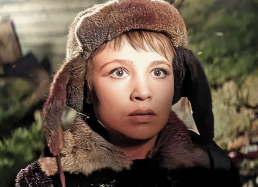 на фото главная героиня Тося Кислицына