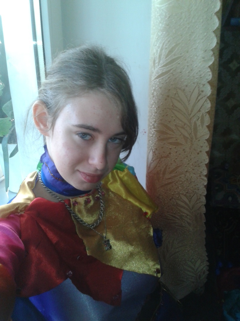 Ориби Каммпирр. Авторский костюм, сделанный под вдохновением от Чародеек, уже не угадывается ничего от оригинала, все костюмы из данного альбома утеряны Радуга, Бекка © Copyright: Ориби Каммпирр