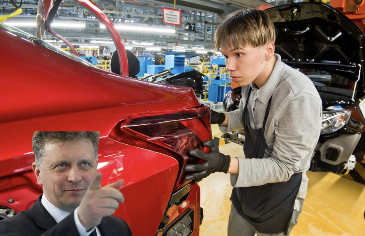 а не смотрел никуда:) Виноват вот он