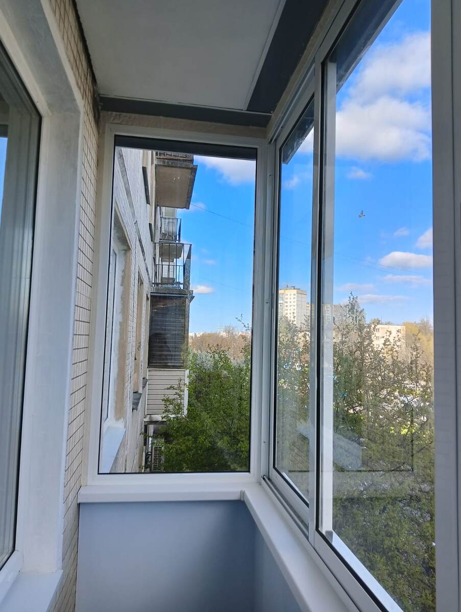 И она скинула. Остекление раздвижное, мне нравится!