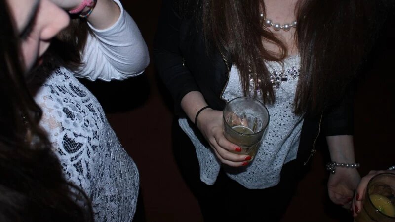     Подростки, алкоголь. СС0