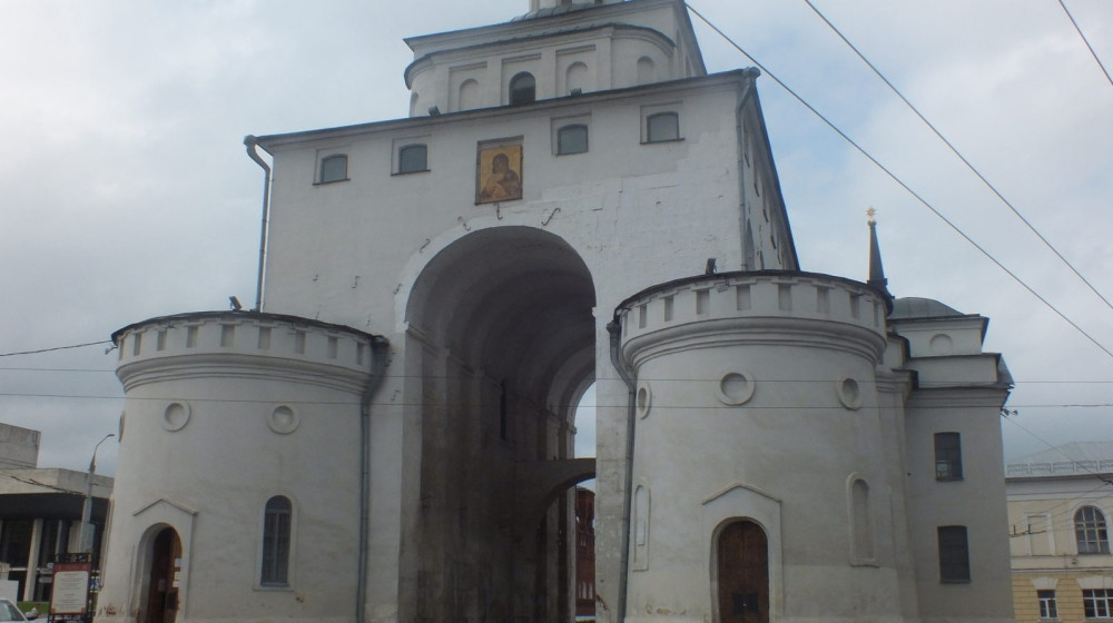    Владимир: Золотые ворота с тайной комнатой