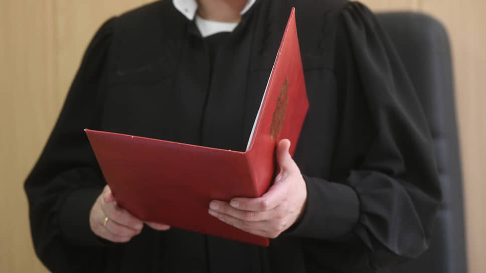 На прошедшем слушании судья Татьяна Кузовкина встала на сторону петербуржцев.📷Фото: Александр Коряков / Коммерсантъ