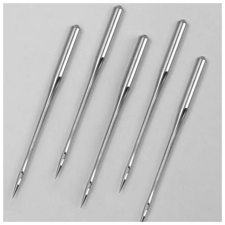 Убедитесь, что игла подходит для вашей машины - промышленные иглы могут отличаться от бытовых по конструкции и размеру