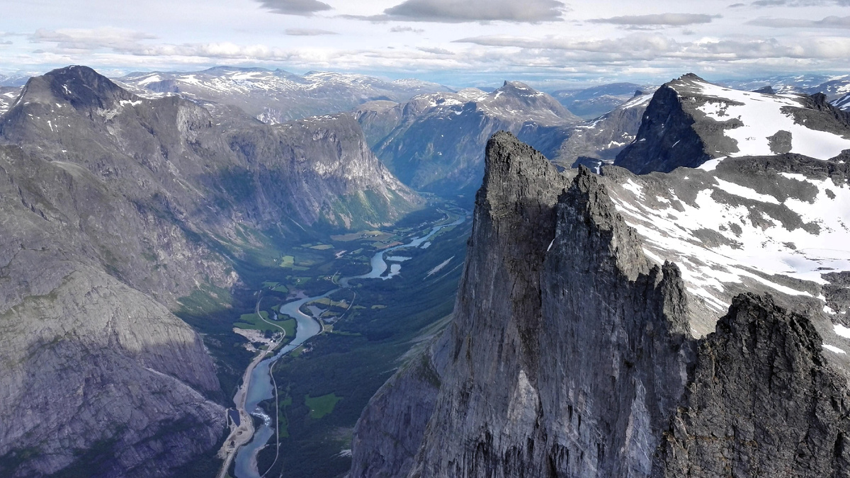 Стена Троллей 