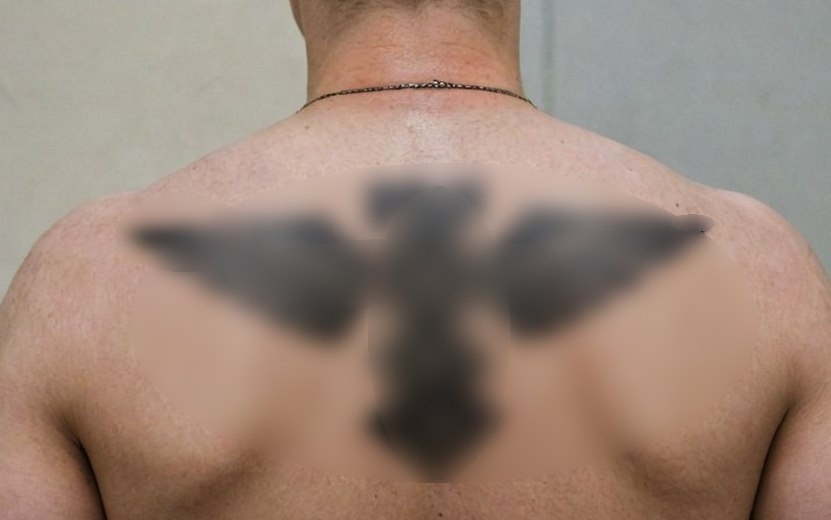    Жителя Томской области осудили в Удмуртии за запрещенные татуировки