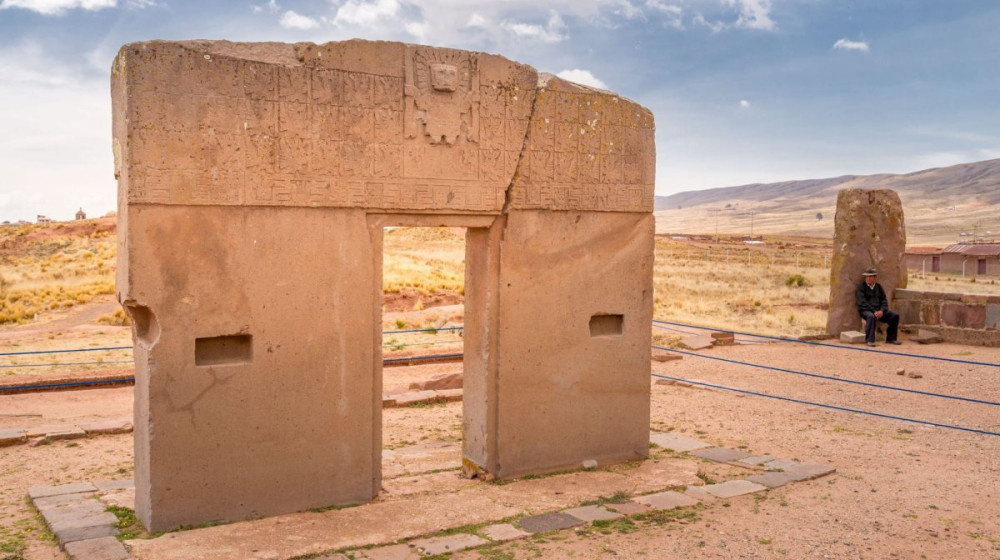    Врата Солнца в Тиуанако скрывают тайну древнего календаря апокалипсиса или портала в иные миры