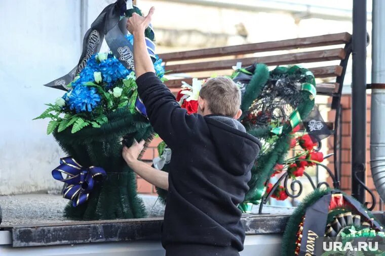 Курганцы жалуются на нечестных агентов похоронных контор. Фото: Екатерина Сычкова © URA.RU